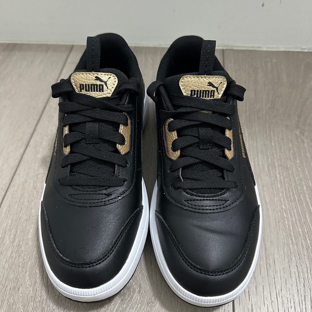 Puma Black Sneakers with Gold details - women’s size 6.5